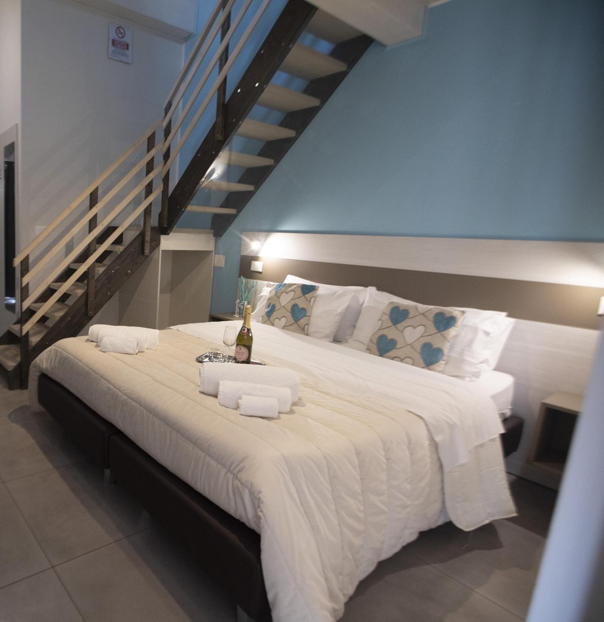 La Perla Amantea - Rooms & Apartaments Экстерьер фото