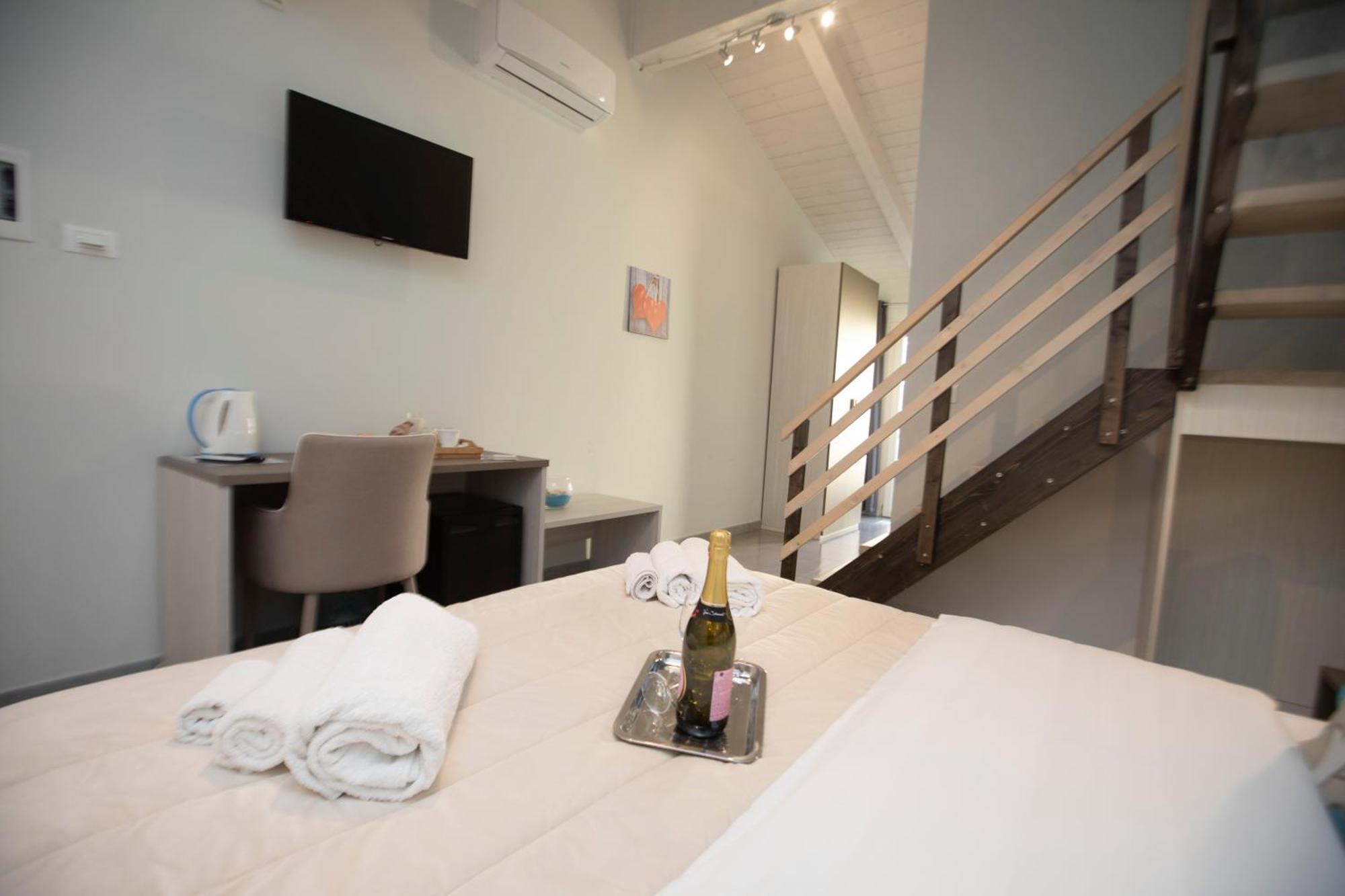 La Perla Amantea - Rooms & Apartaments Экстерьер фото