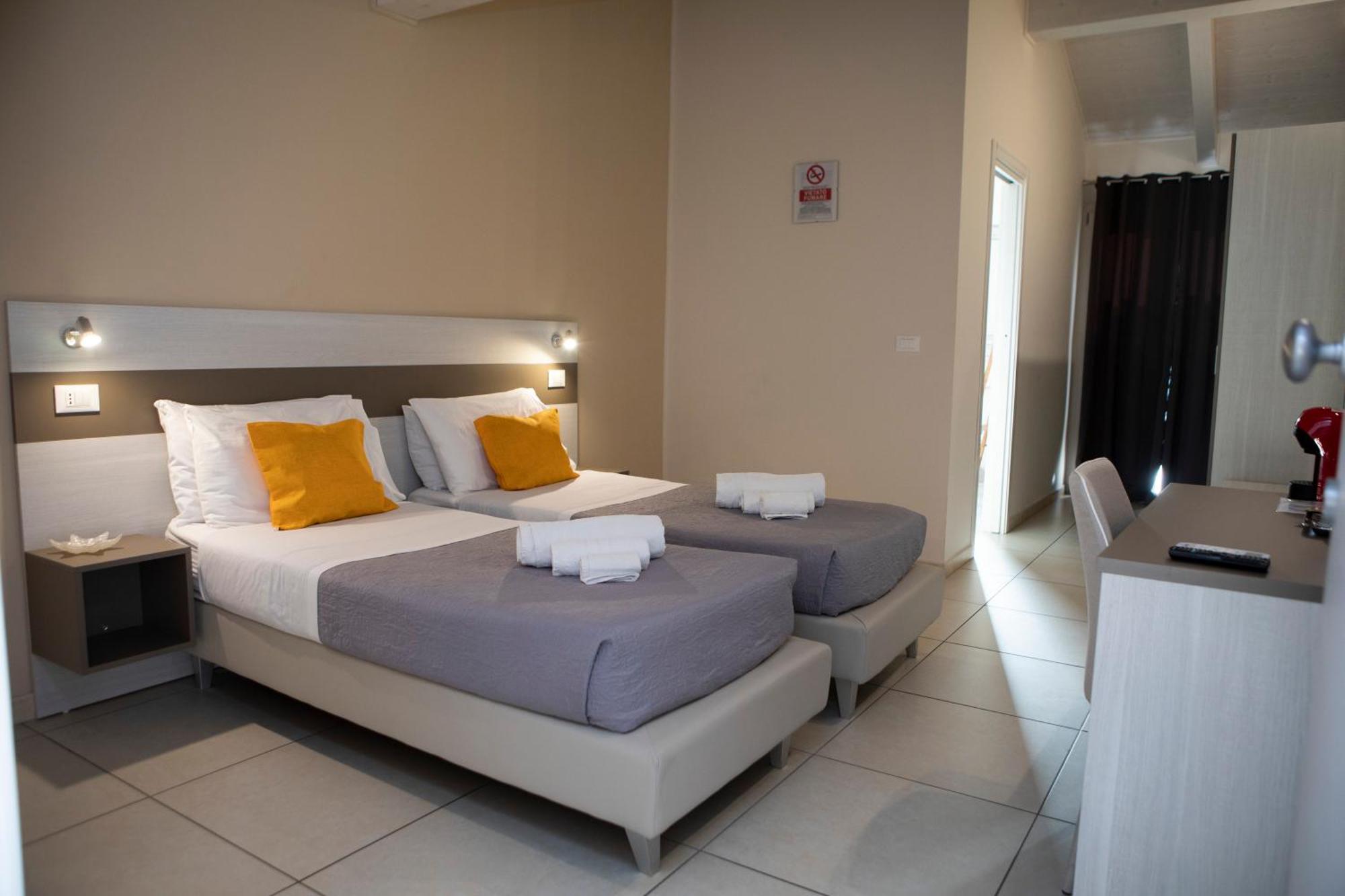La Perla Amantea - Rooms & Apartaments Экстерьер фото
