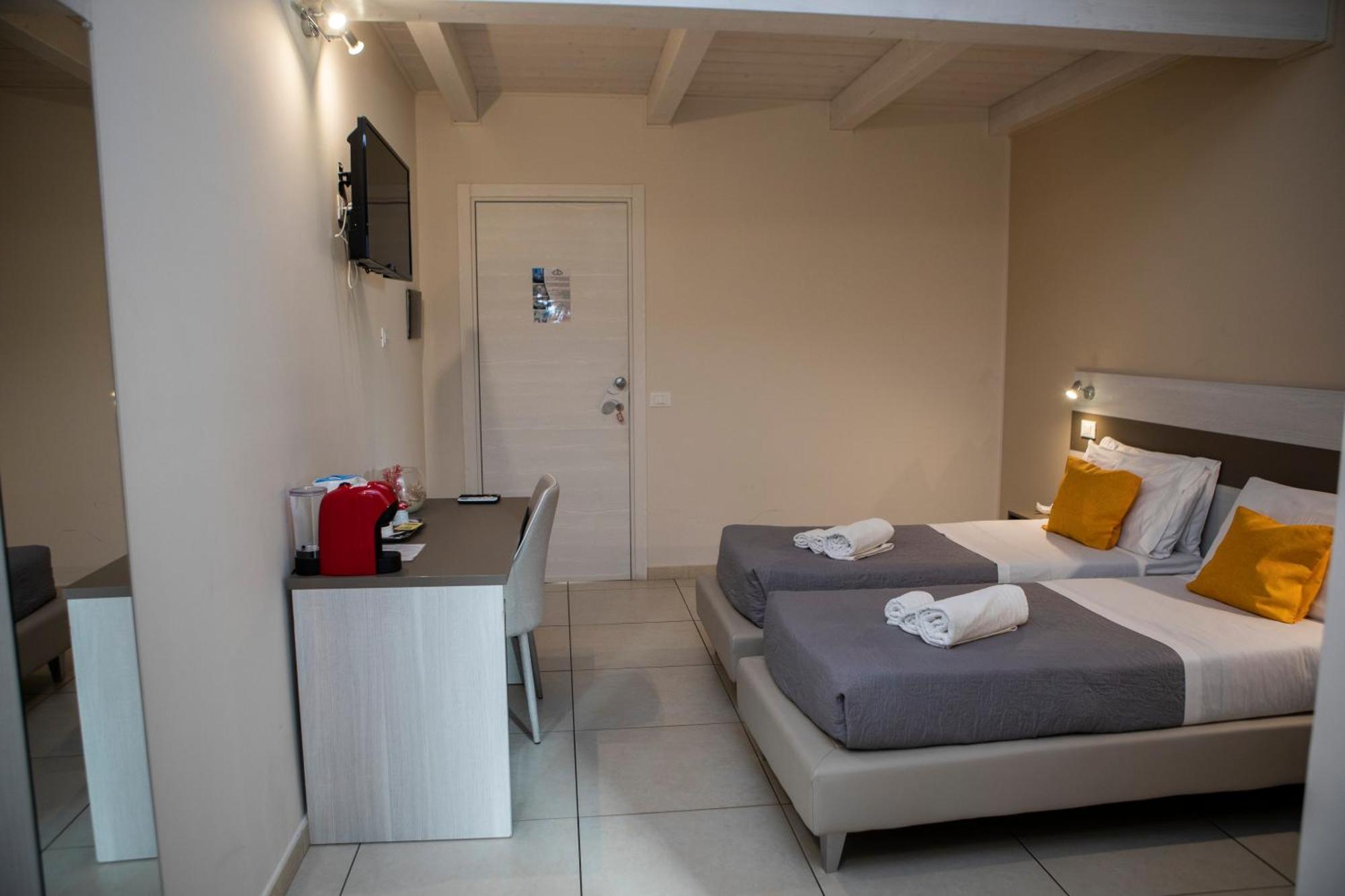 La Perla Amantea - Rooms & Apartaments Экстерьер фото