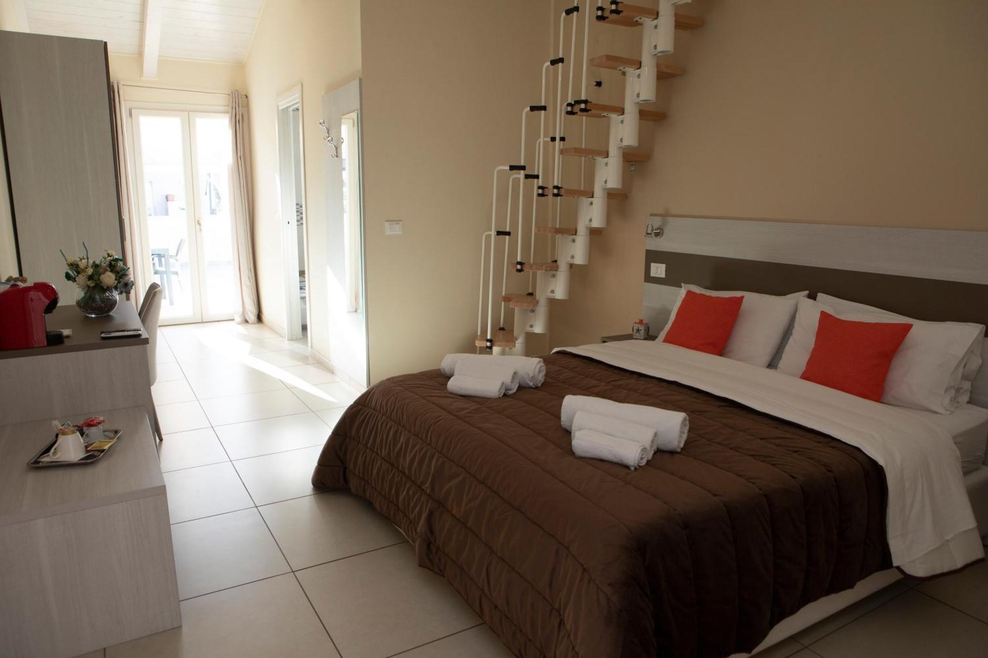 La Perla Amantea - Rooms & Apartaments Экстерьер фото