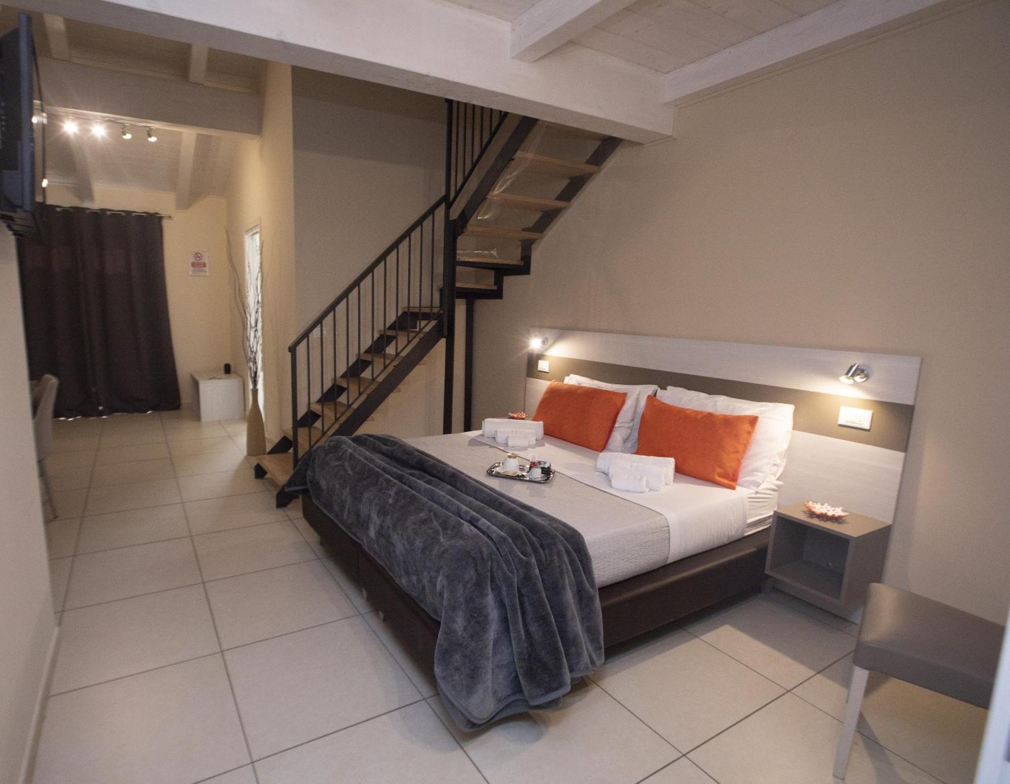 La Perla Amantea - Rooms & Apartaments Экстерьер фото