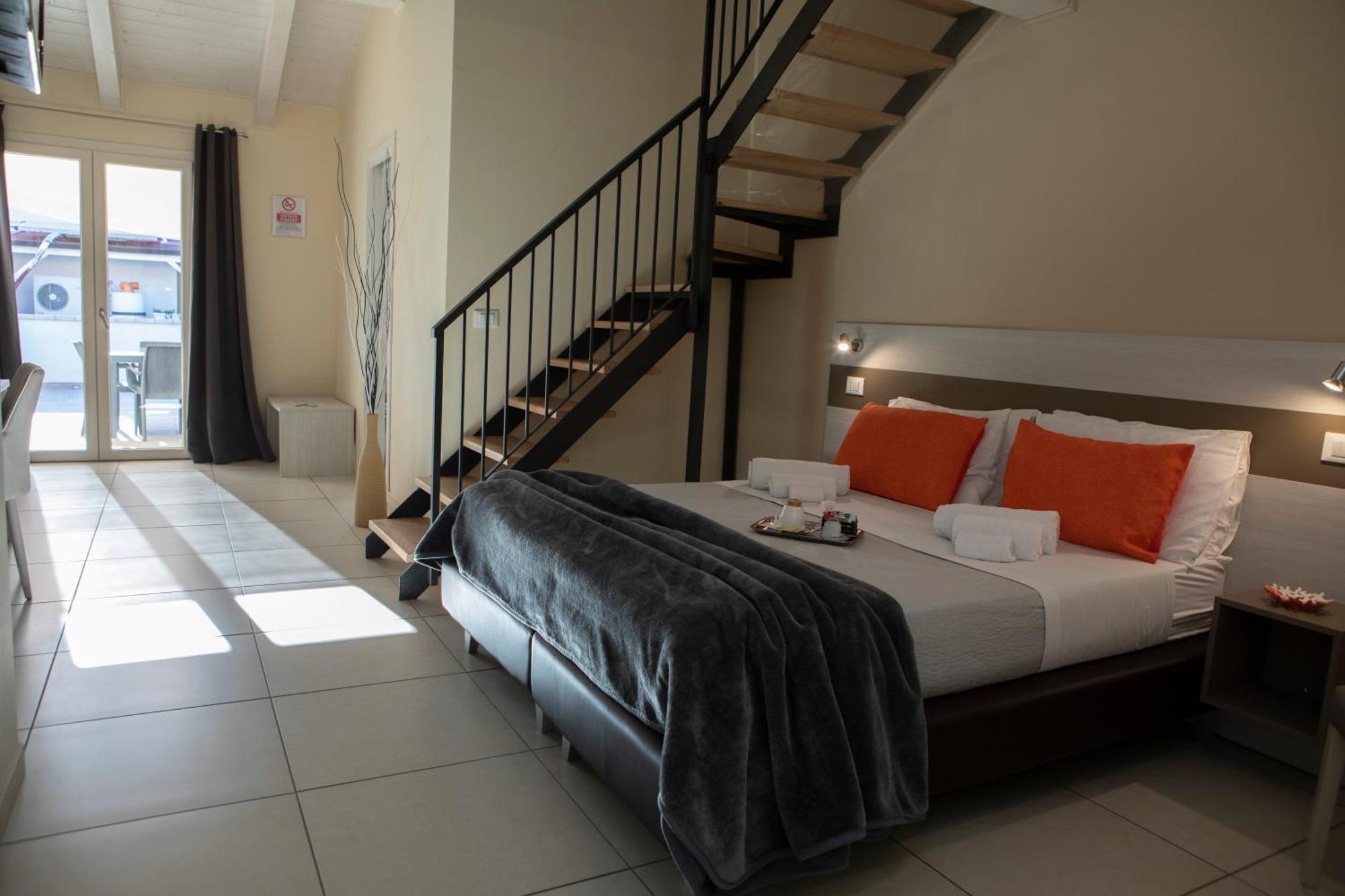 La Perla Amantea - Rooms & Apartaments Экстерьер фото