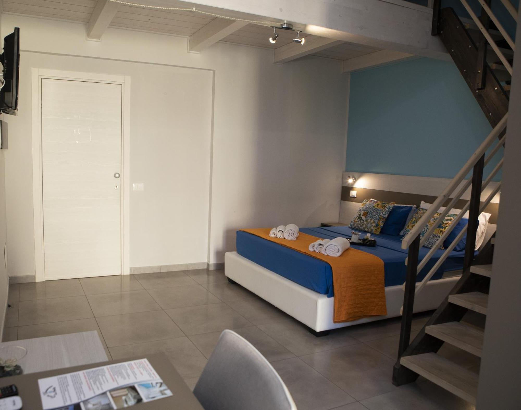 La Perla Amantea - Rooms & Apartaments Экстерьер фото