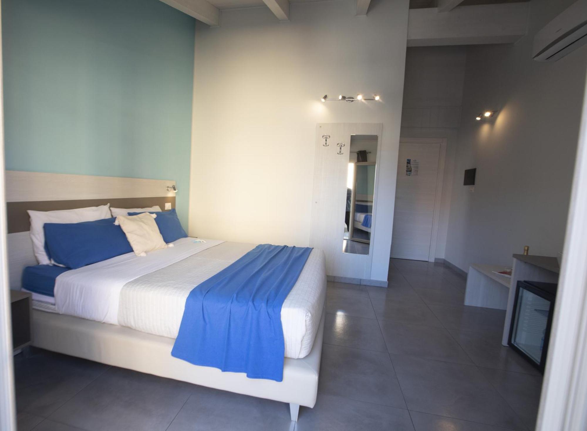 La Perla Amantea - Rooms & Apartaments Экстерьер фото